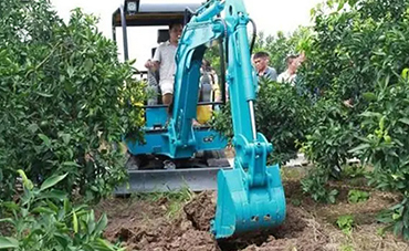 如何選擇合適的小型農用挖掘機？